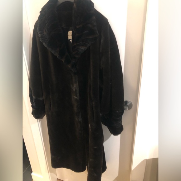 SEQUENCE FUR COAT - OVERSIZED XL - Picture 6 of 15